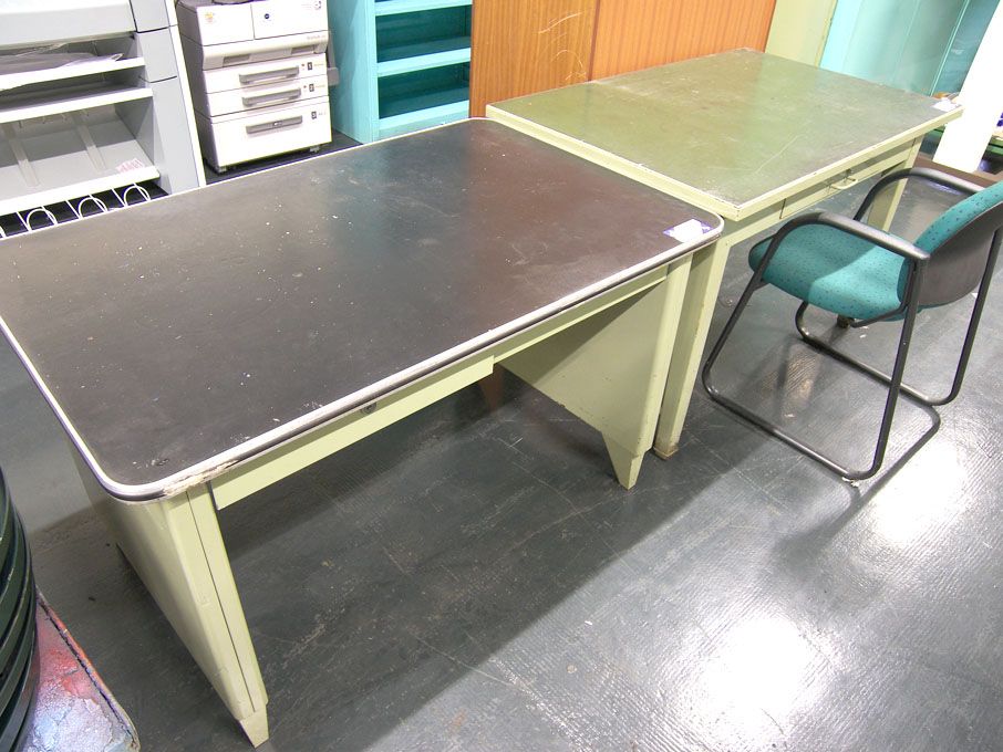 AMEND - Should Read: '2x metal tables with ch...