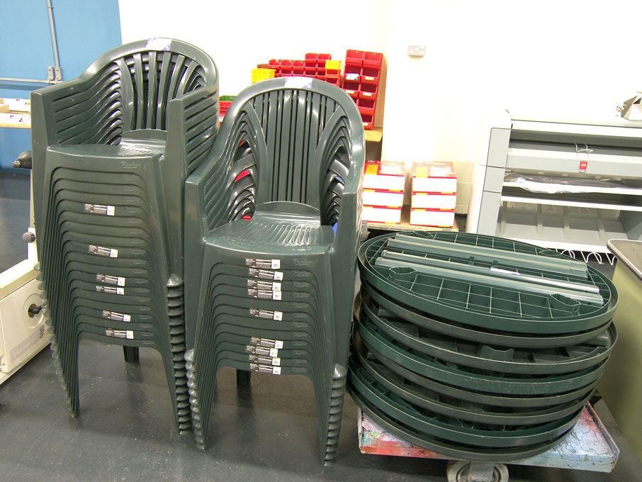 31x Panther green resin high back chairs with 8x 9...
