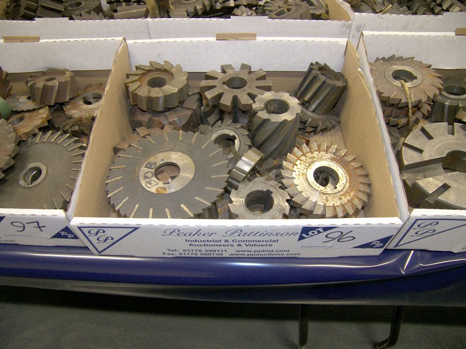 Qty HSS side & face milling cutters to 6" approx