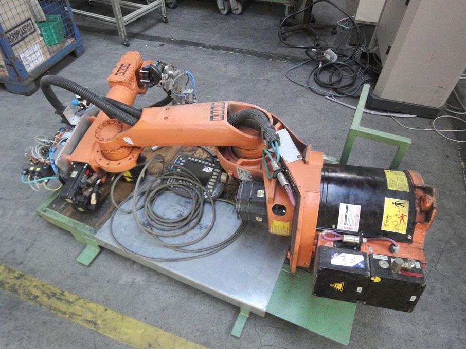 Kuka KR15/2 6 axis robot with control cabinet &...