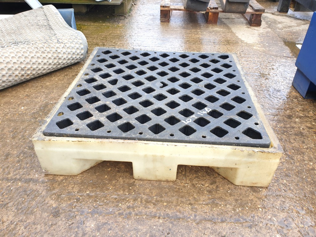 650x650mm plastic drip tray - Lot Located at: PP S...
