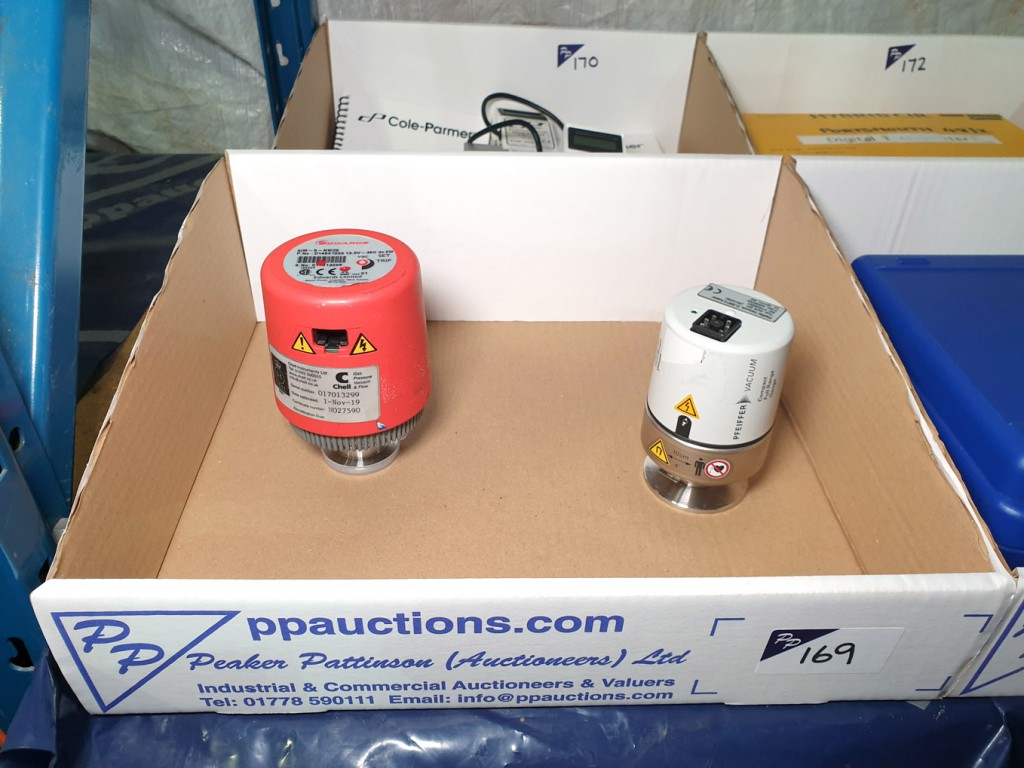 Edwards AIM-5-NW25 & Pfeiffer vacuum PKR251 compac...