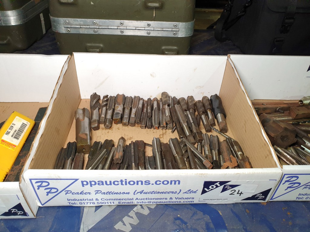 Qty various HSS taps to 1 1/4" approx - Lot Locate...