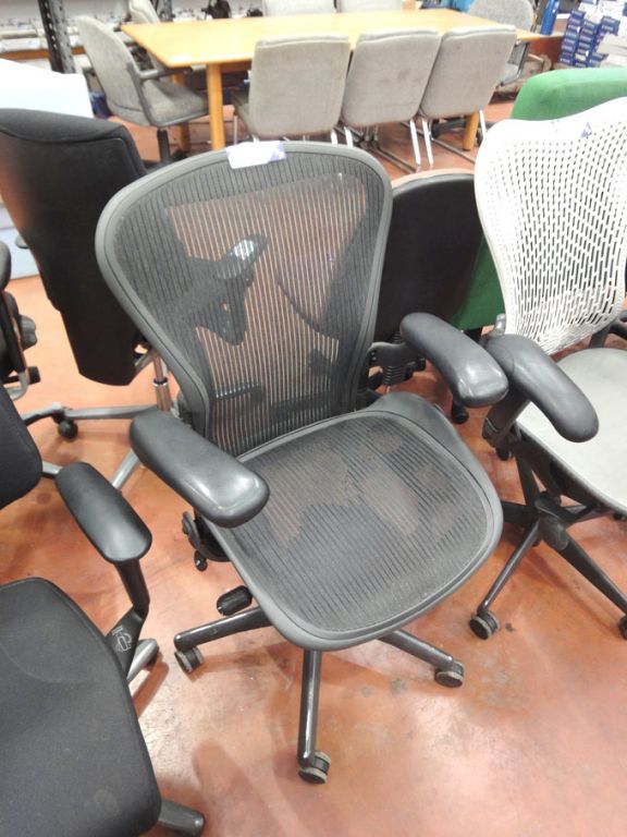 Herman Miller technical swivel chair with arm rest...