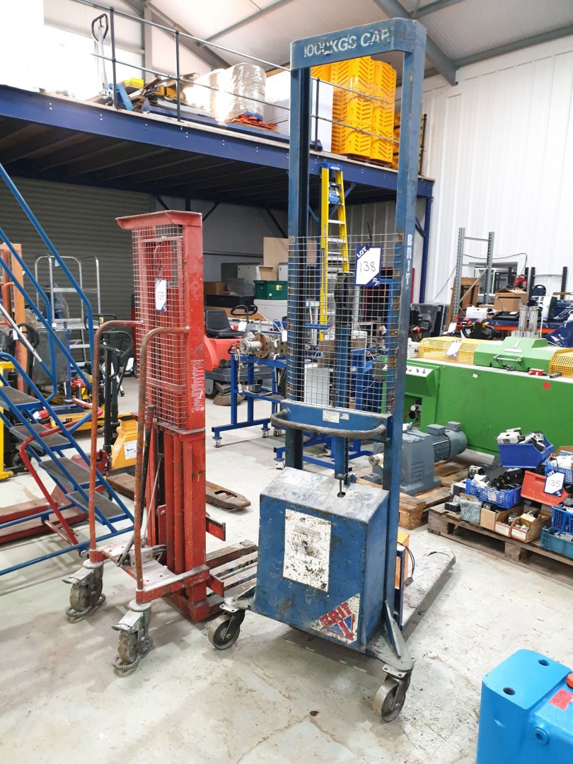 Brit Truck electric mobile lifter, 1000kgs, 2400mm...