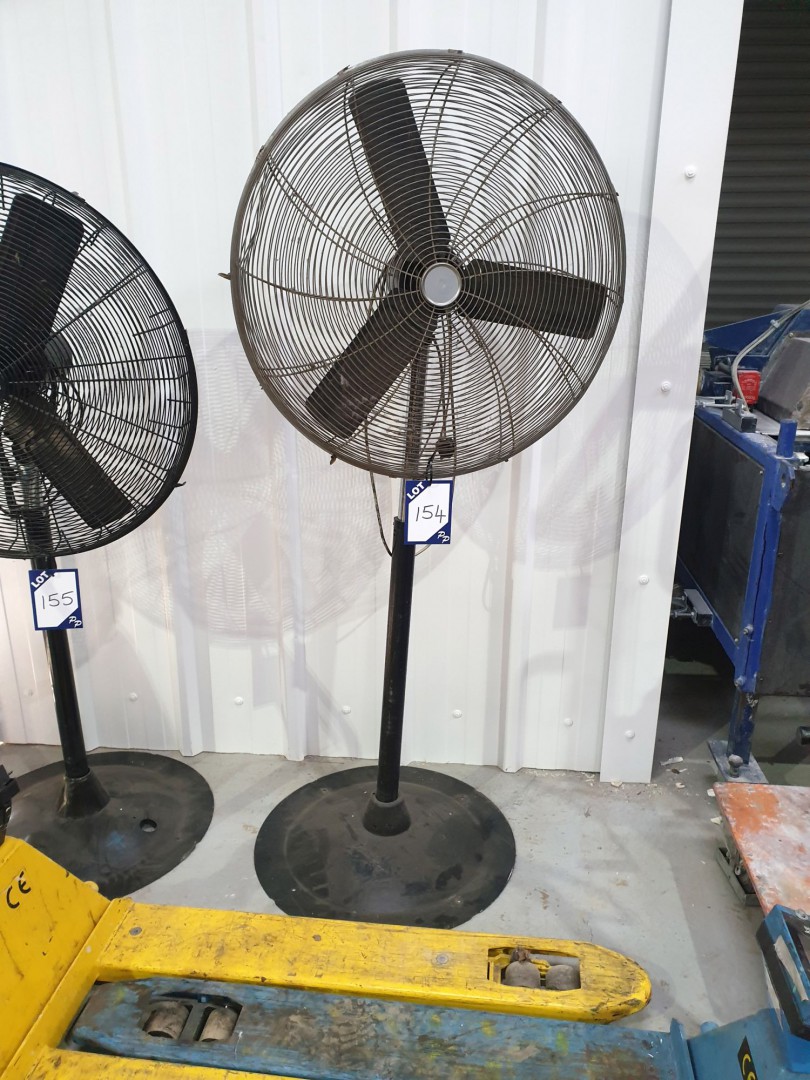 Floor standing electric industrial fan, 240v - Lot...