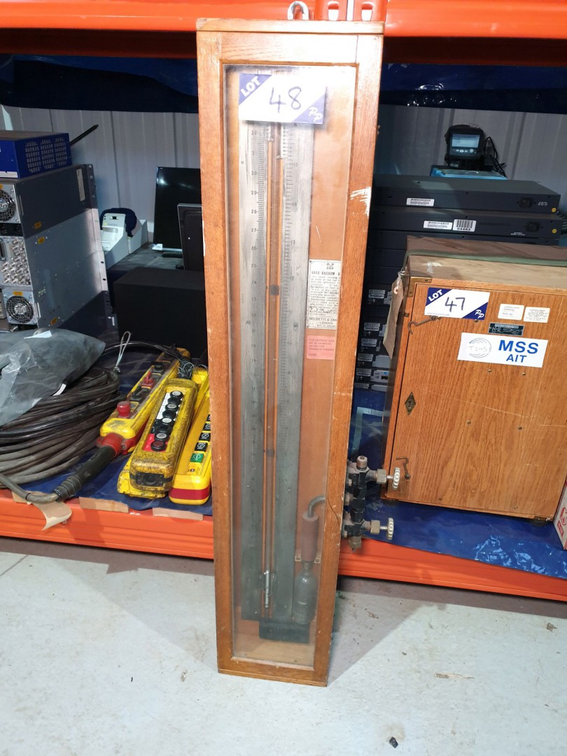 Negretti & Zambra baro-vacuum gauge in wooden / gl...