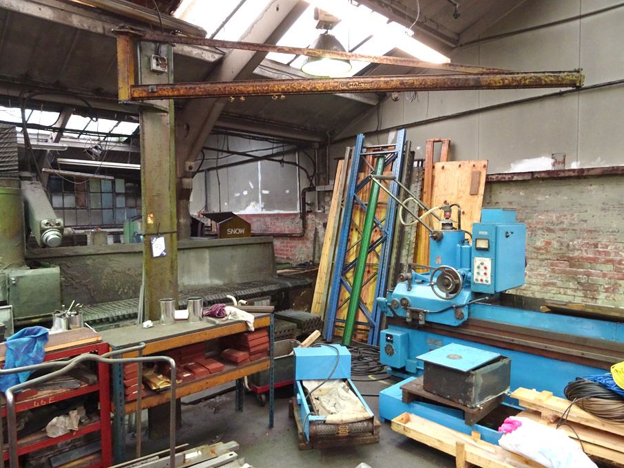 125kg SWL floor mounted swing jib, 3000mm long, 25...