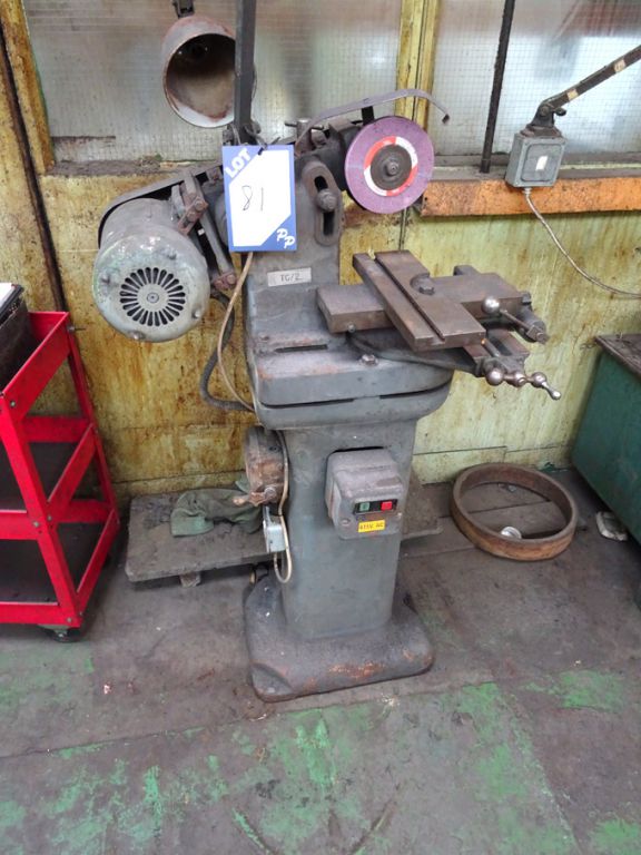 Clarkson Tool No2 cutter grinder - Lot Located at:...