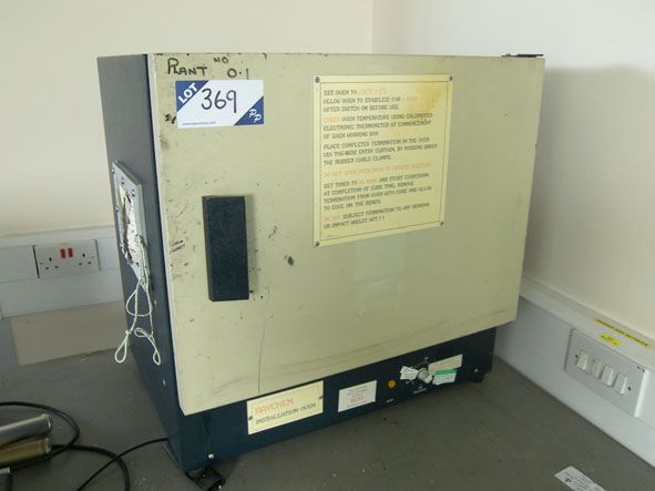 Raychem electric oven, 200degC max temp, 300x500x3...
