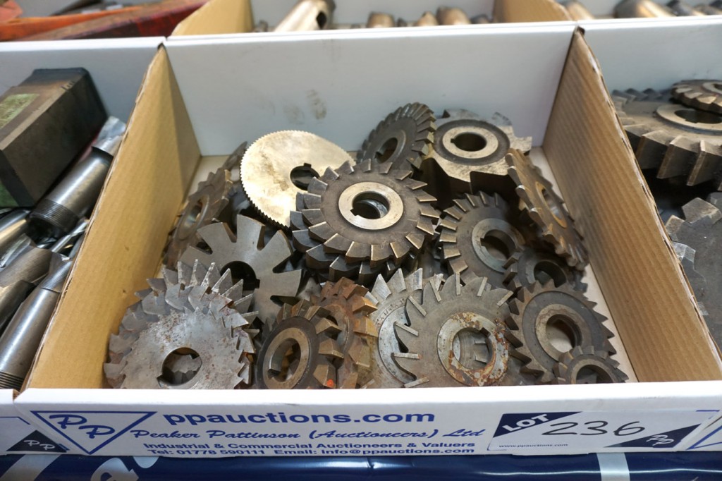 Qty HSS side & face milling cutters to 4" approx