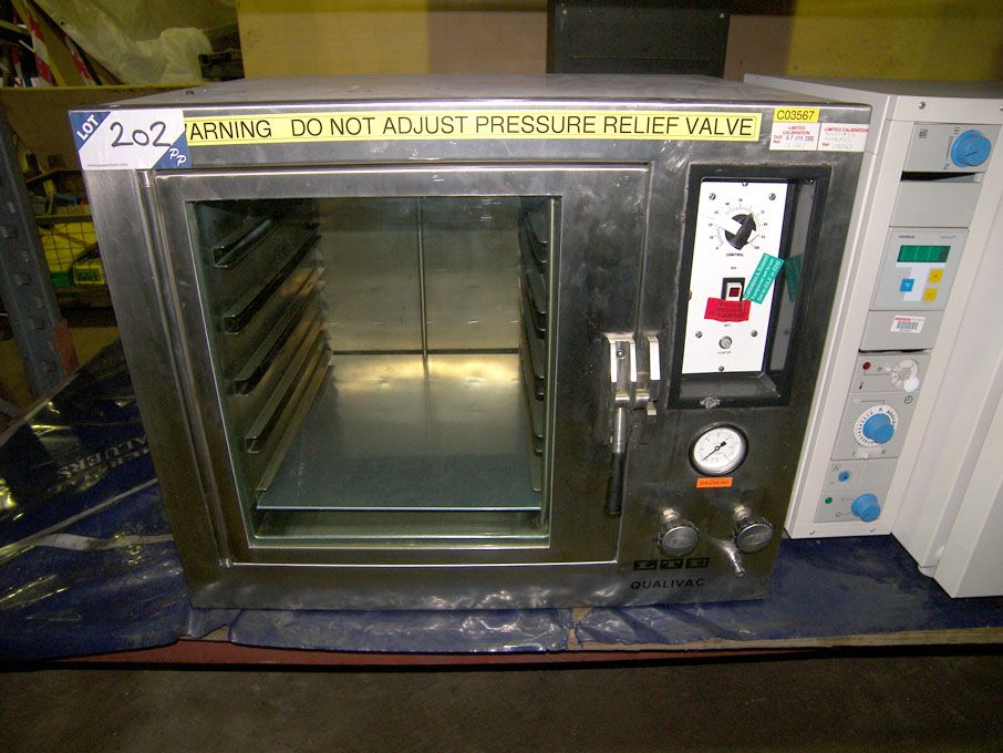 LTE Qualivac vacuum oven, 330x340x380mm ID