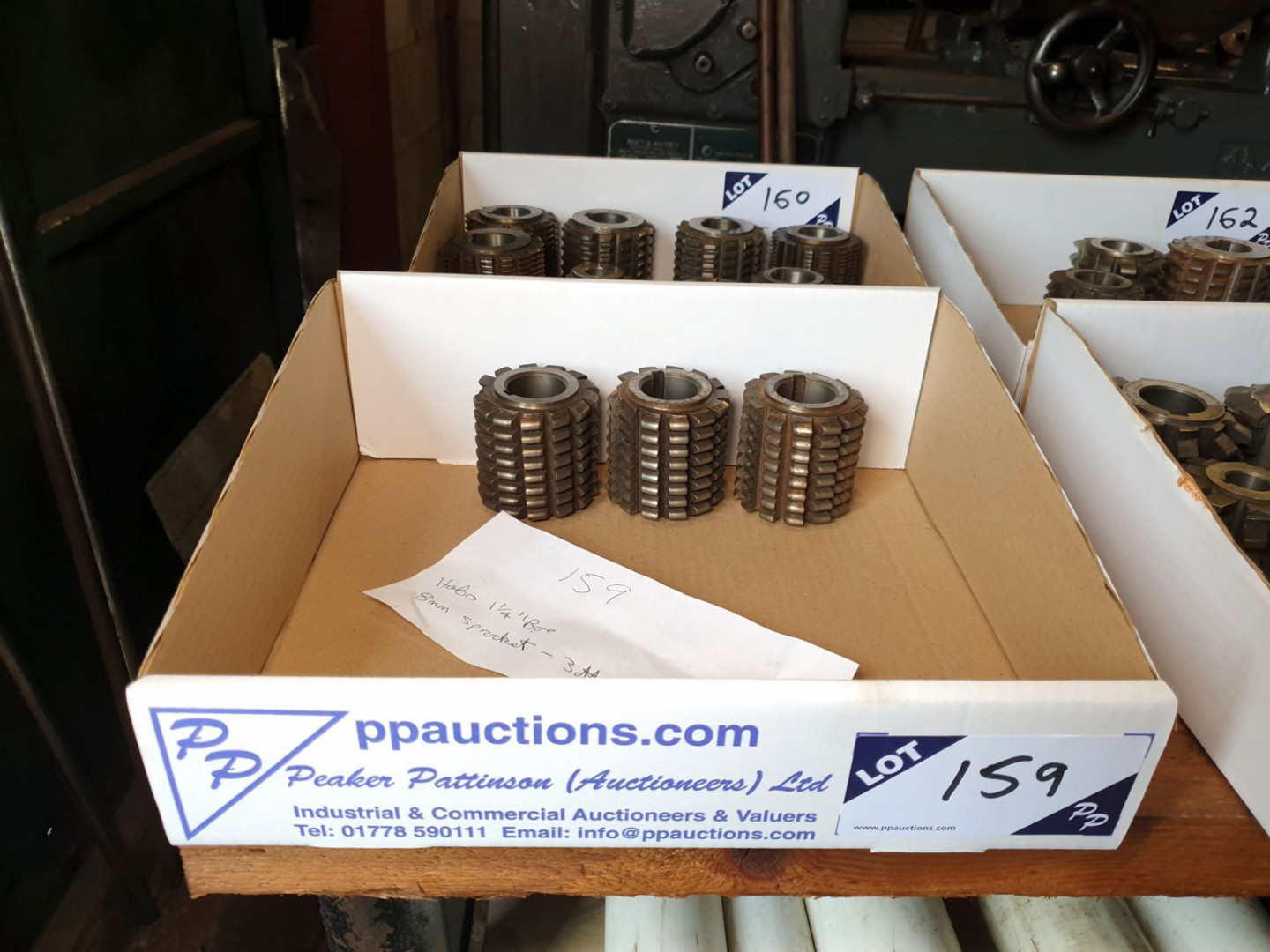 3x hobs, 1 1/4" bore 8mm sprocket