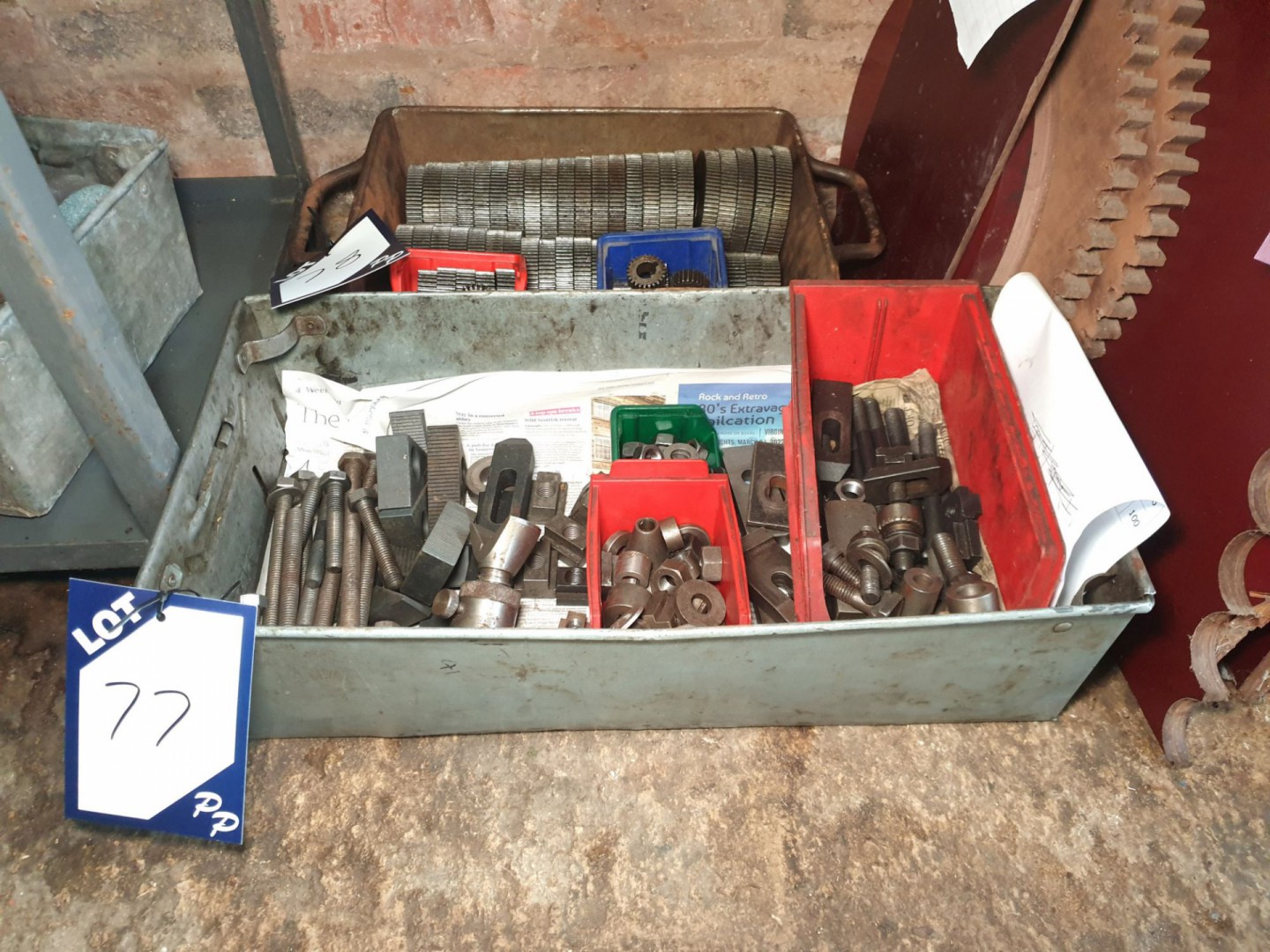 Qty various clamping equipment