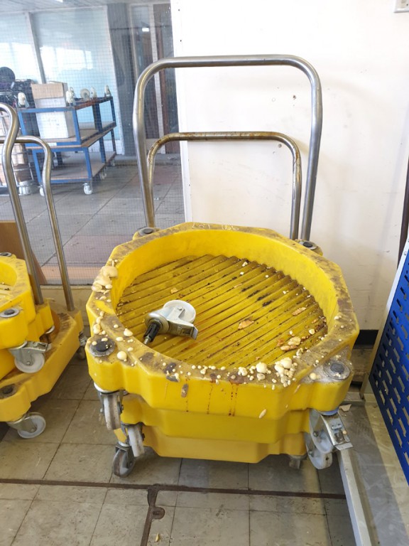 3x mobile plastic barrel movers