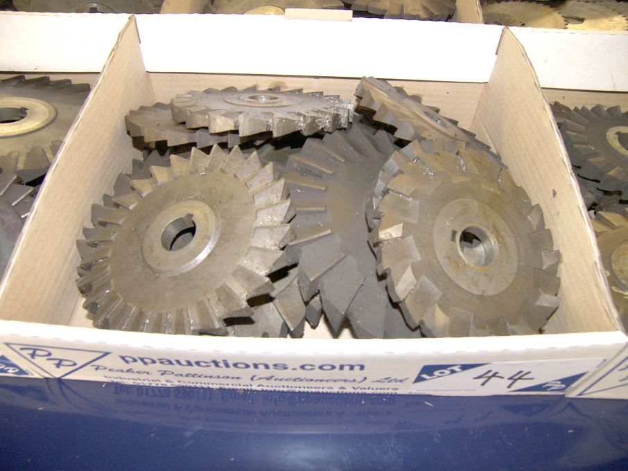 Qty HSS side & face milling cutters to 8" approx