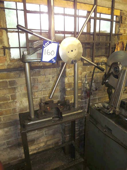 Bench mounted garage press