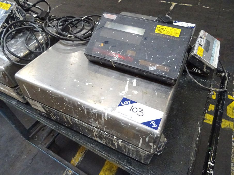 Sartorius digital scales, 32500g x 0.1g capacity