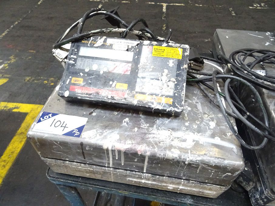 Sartorius digital scales, 32500g x 0.1g capacity