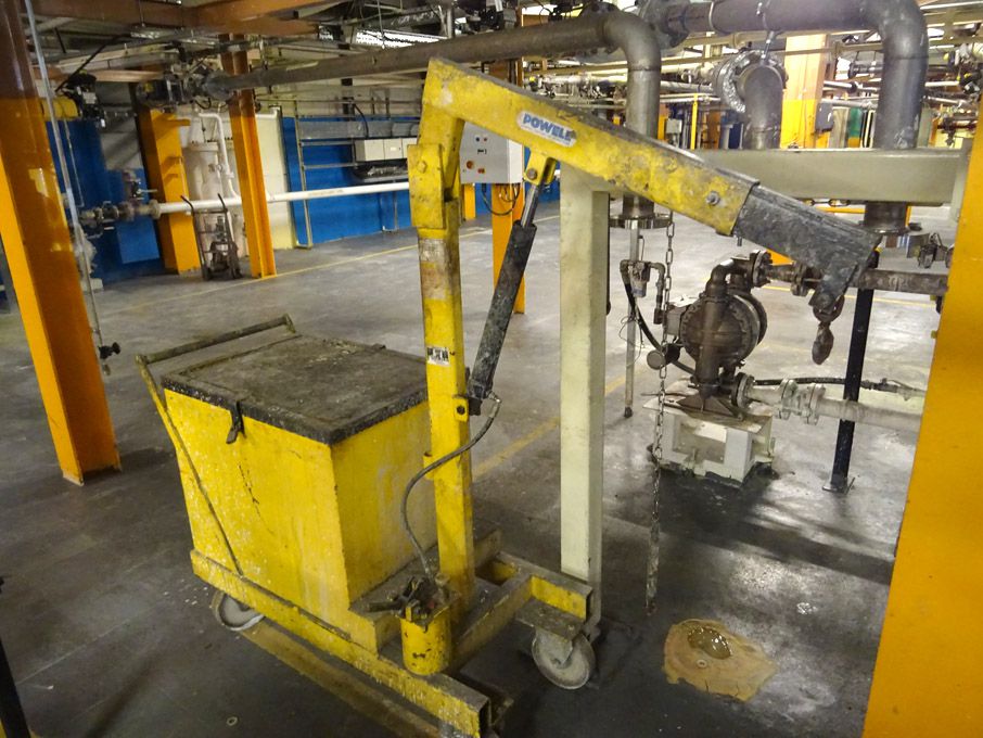 Powell 254kg capacity mobile engine hoist