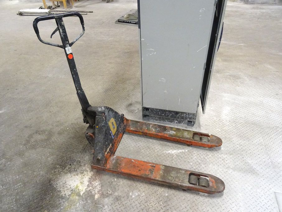 Record BF1000 manual pallet truck, 2500kg capacity...