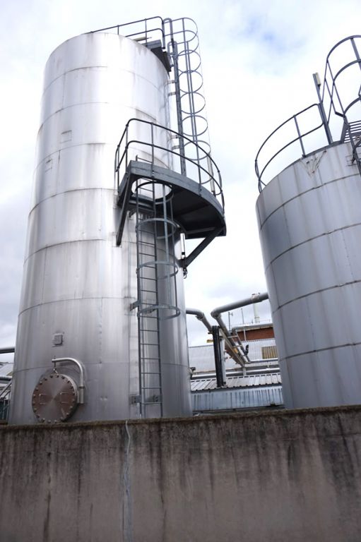 B2 Able stainless steel vertical storage tank, lag...