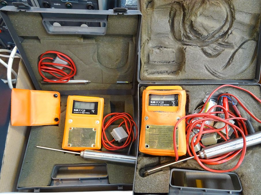 2x KM 2000 Series thermometers in cases