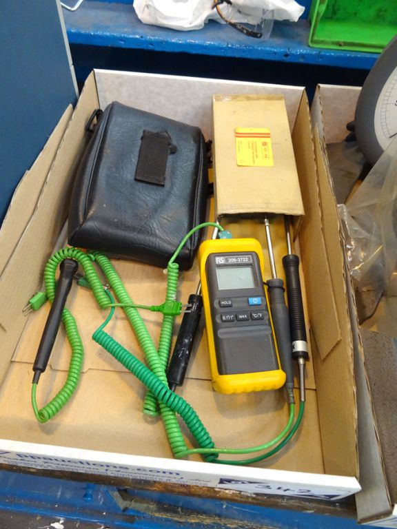 RS 206-3722 thermometer with various probes