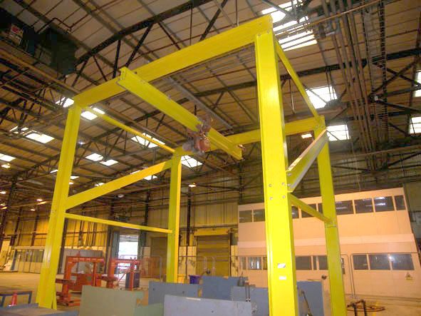 AMEND: 4 pillar gantry with Black Bear 5 ton elect...