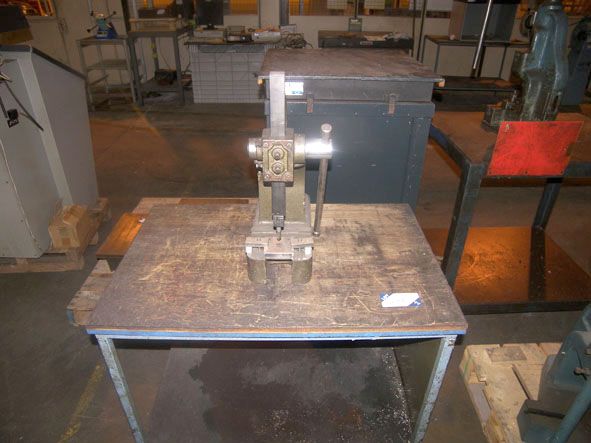 No2 rack & pinion manual punch on metal frame stan...