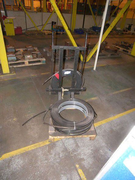 Qty metal banding equipment & trolley