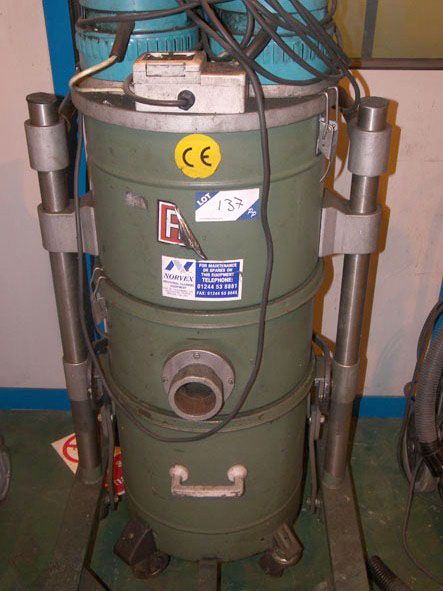 Norvex 110v wet / dry industrial hoover