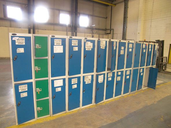 13x Probe metal 2 door storage lockers