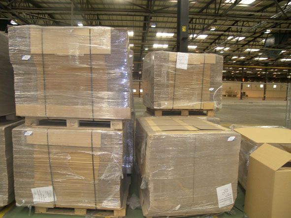 640x cardboard boxes, 550x620x820mm on 8 pallets