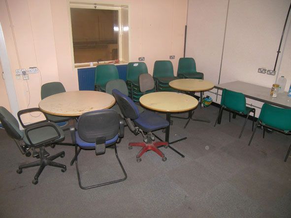 Qty rest room 1000mm diameter tables & chairs