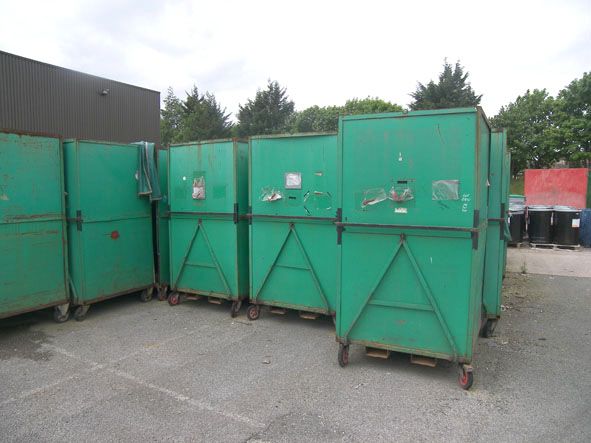35x towable / forkable curtain front green trolley...