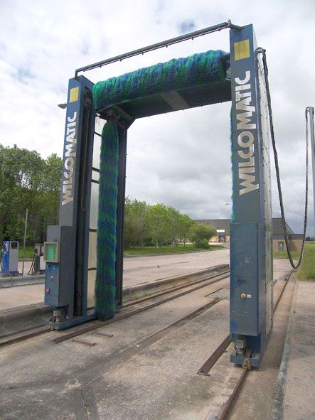 Wilcomatic Monarch 2000 curtain sided lorry wash,...