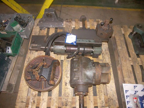 Qty various machine spares inc: milling head, lath...