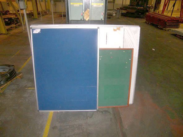 Qty notice boards, white boards to 1800x1200mm