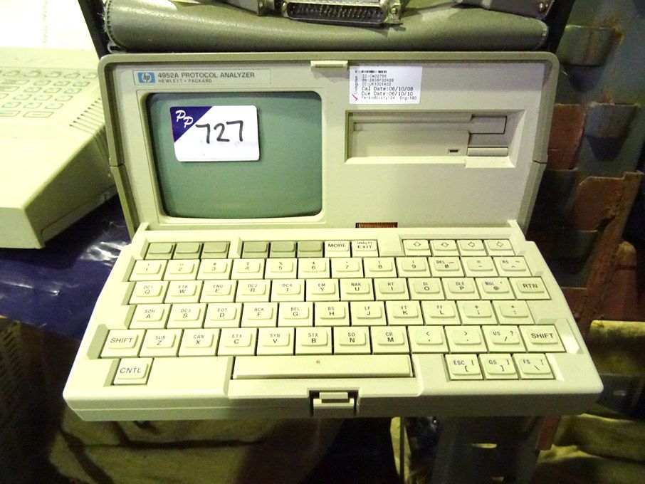 HP4952A protocol analyser in case
