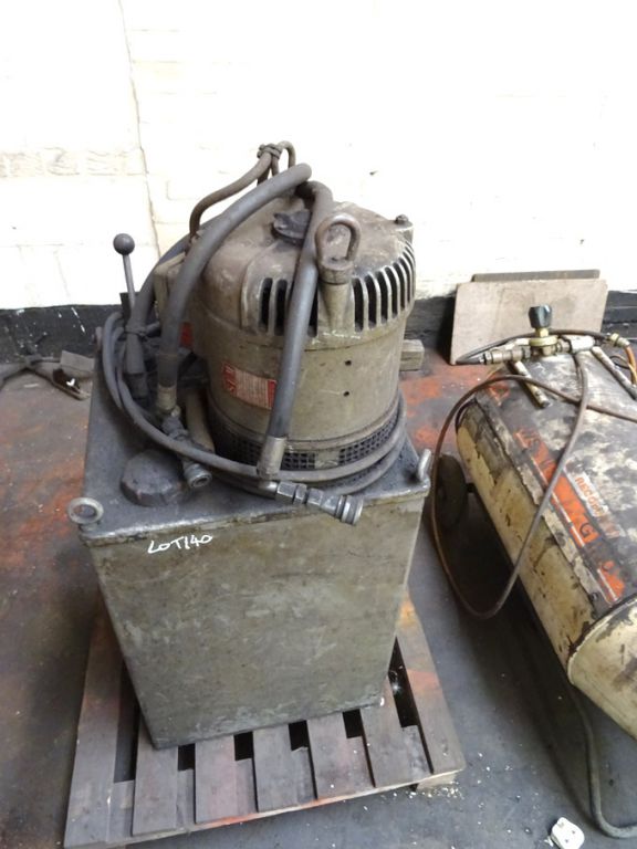 2HP hydraulic power pack - Lot located at: Eng-Tec...