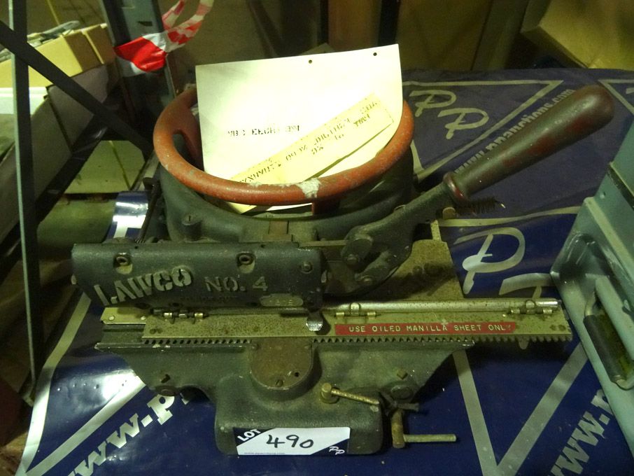 Lawco No4 manual stencil cutting machine - Lot loc...
