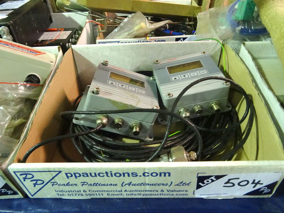 2x Varsala digital displays, temperature & humidit...