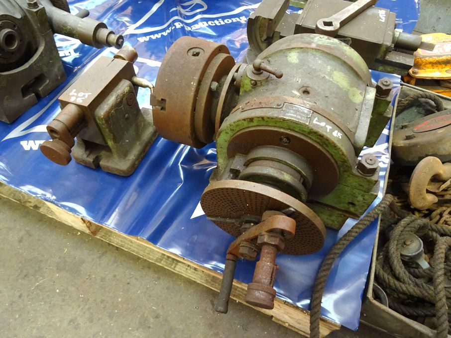 190mm dia dividing head with tailstock - Lot locat...