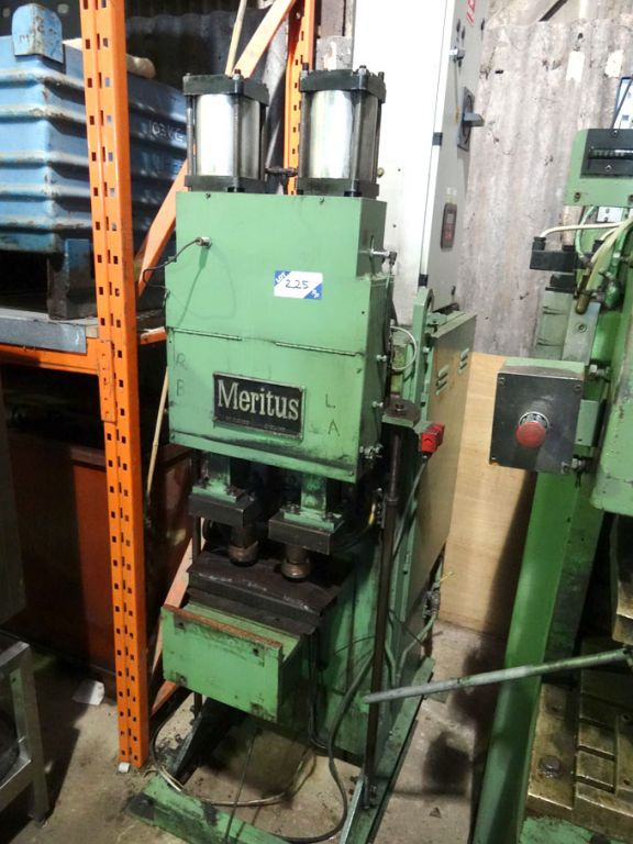 Meritus VSH250PTS projection welder, 250kva - Lot...