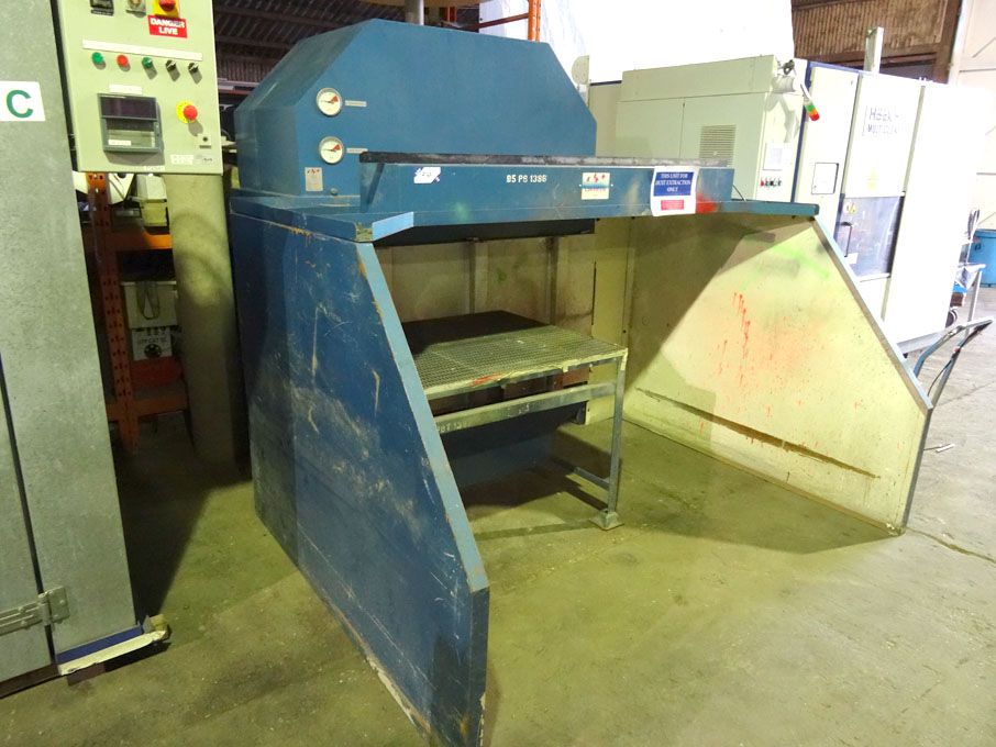 Lakestyle fettling station, 2300mm wide with built...
