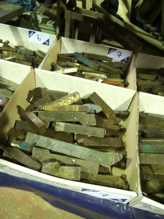 Qty HSS turning tools in 2 boxes - Lot located at:...