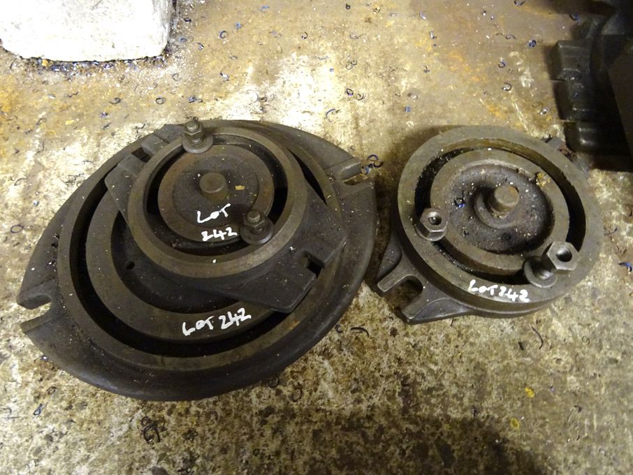 3x various machine vice bases
