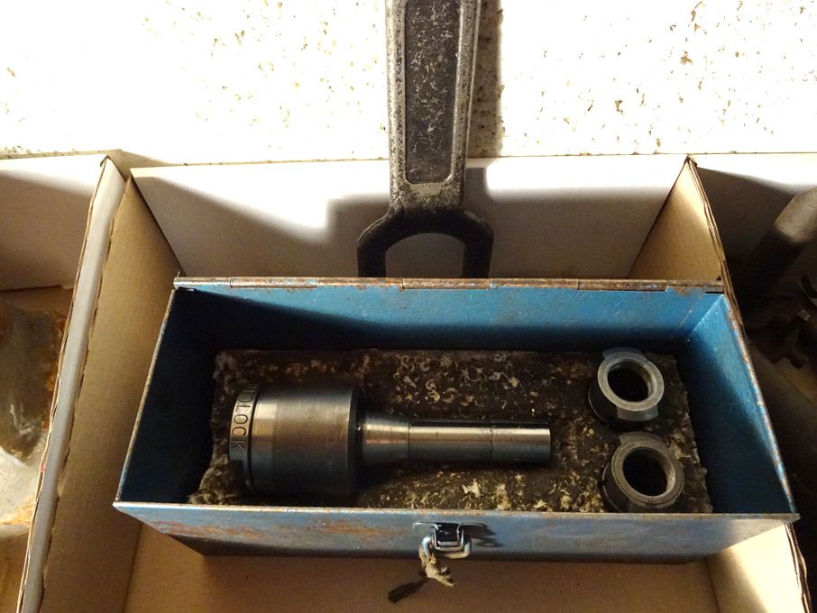 Clarkson R8 Autolock with collets in metal case