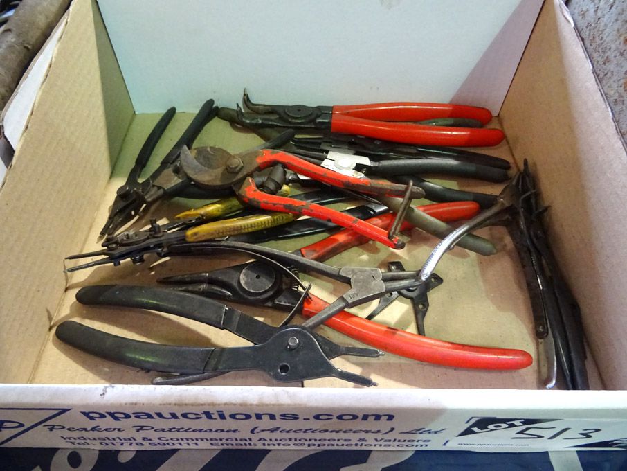 Qty various 'O' ring, circlip pliers
